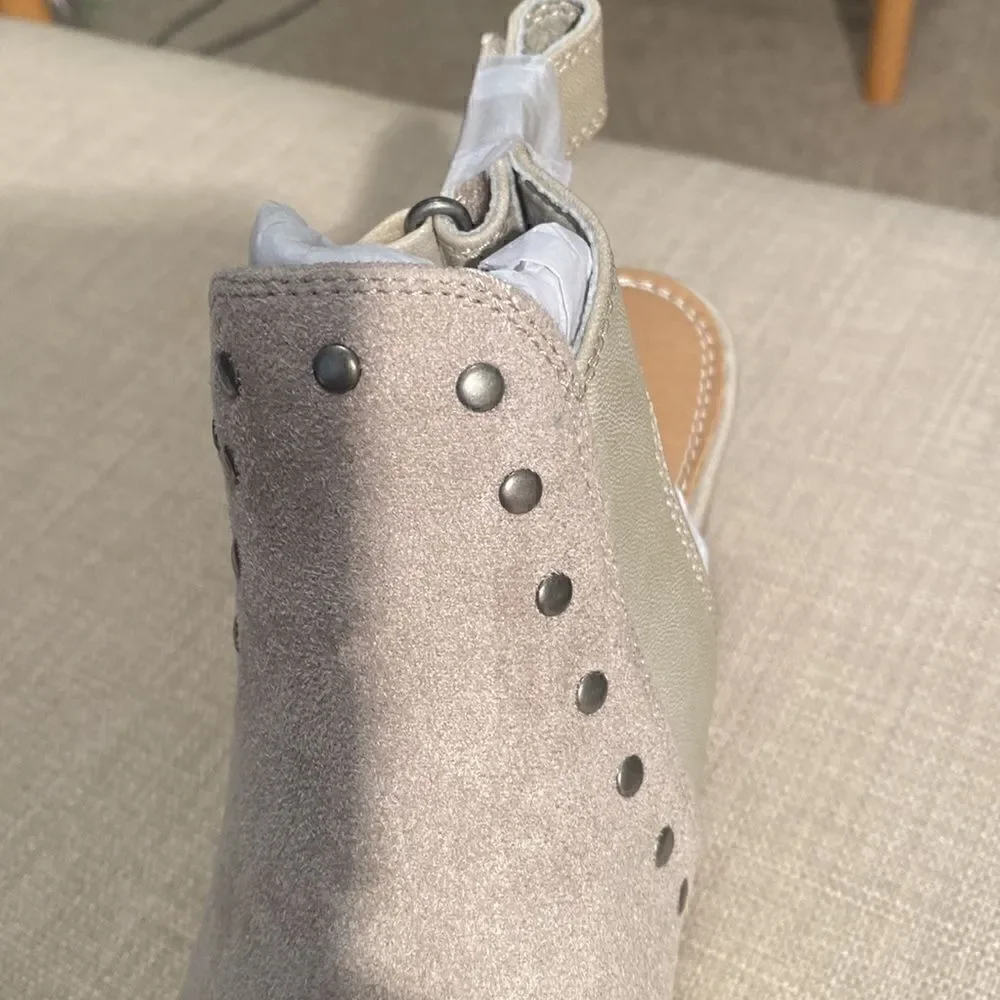 NEW Beartraps “Ivella” Ladies Shoes Size 8 Tan Chunky Heel